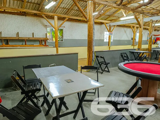 Descubra um imóvel comercial único em Balneário Ba