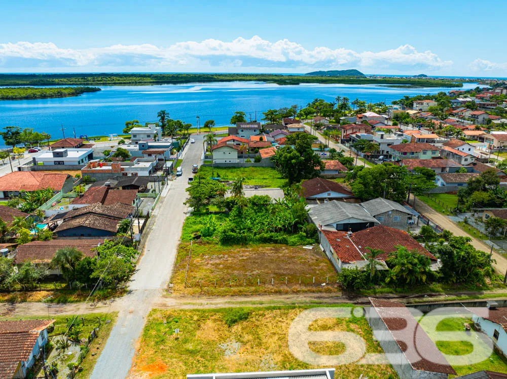 Oportunidade Imperdível: Terreno Amplo em Balneári