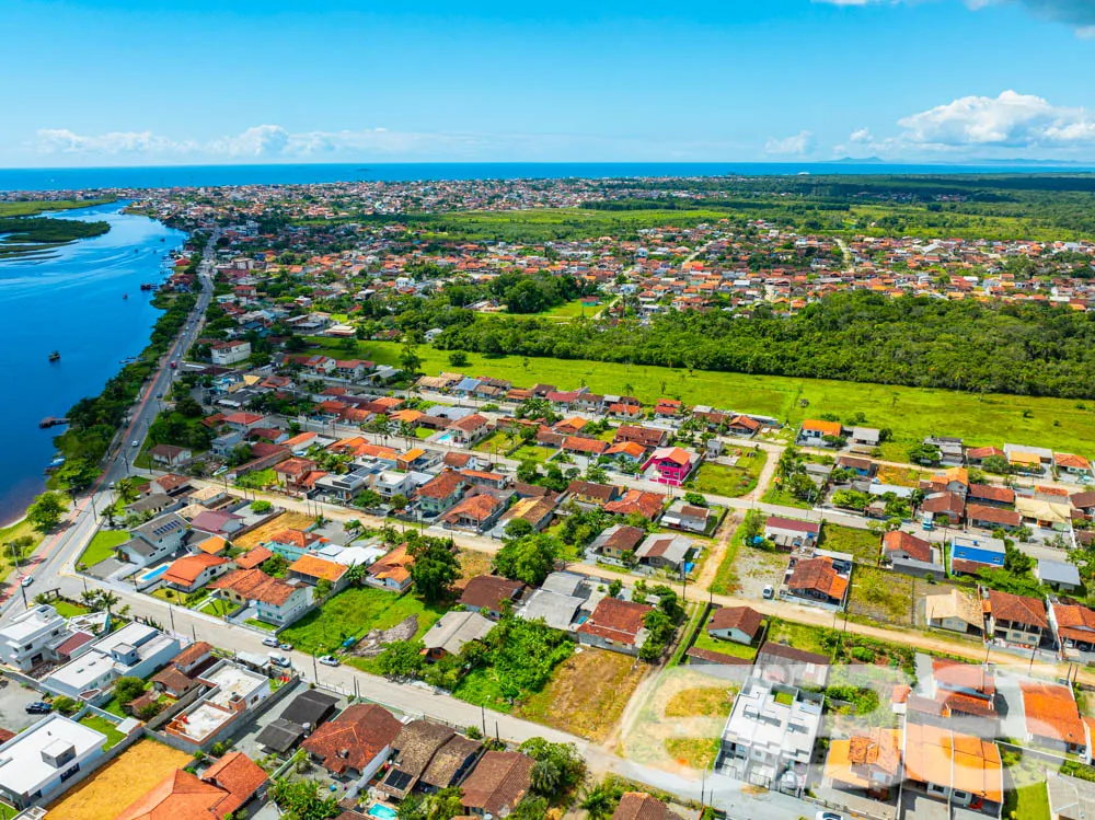 Oportunidade Imperdível: Terreno Amplo em Balneári