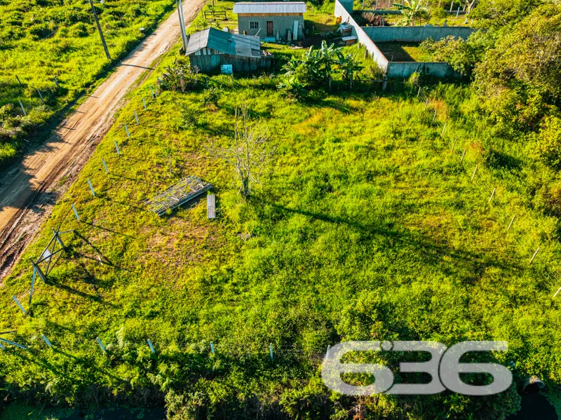 Terreno de esquina com 752m² em Balneário Barra do