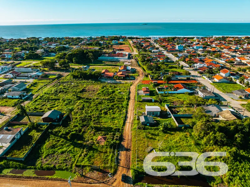 Terreno de esquina com 752m² em Balneário Barra do