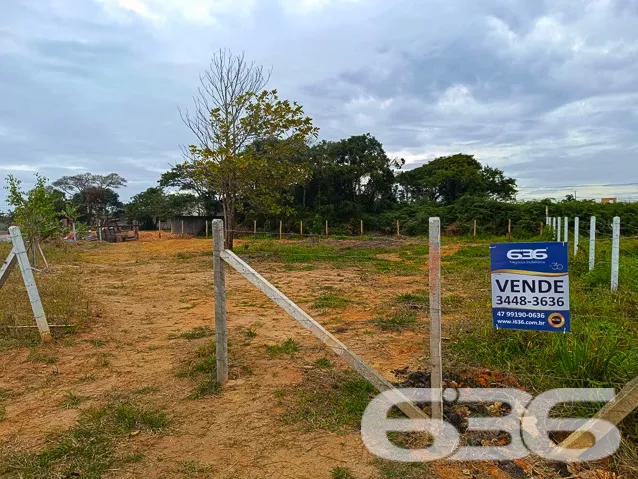 Terreno de esquina com 752m² em Balneário Barra do