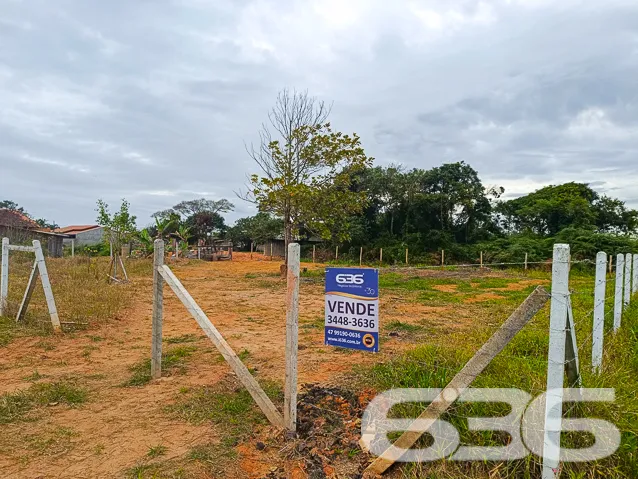 Terreno de esquina com 752m² em Balneário Barra do