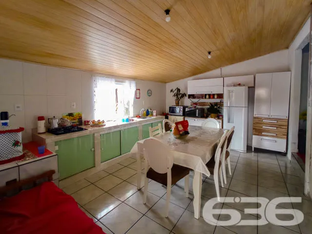OPORTUNIDADE, 2 CASAS EM TERRENO NO BAIRRO SALINAS