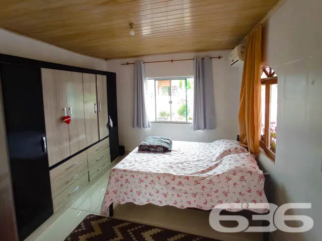 OPORTUNIDADE, 2 CASAS EM TERRENO NO BAIRRO SALINAS