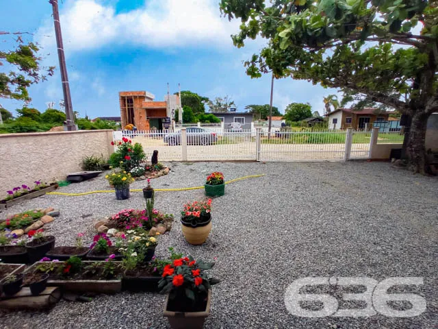 OPORTUNIDADE, 2 CASAS EM TERRENO NO BAIRRO SALINAS
