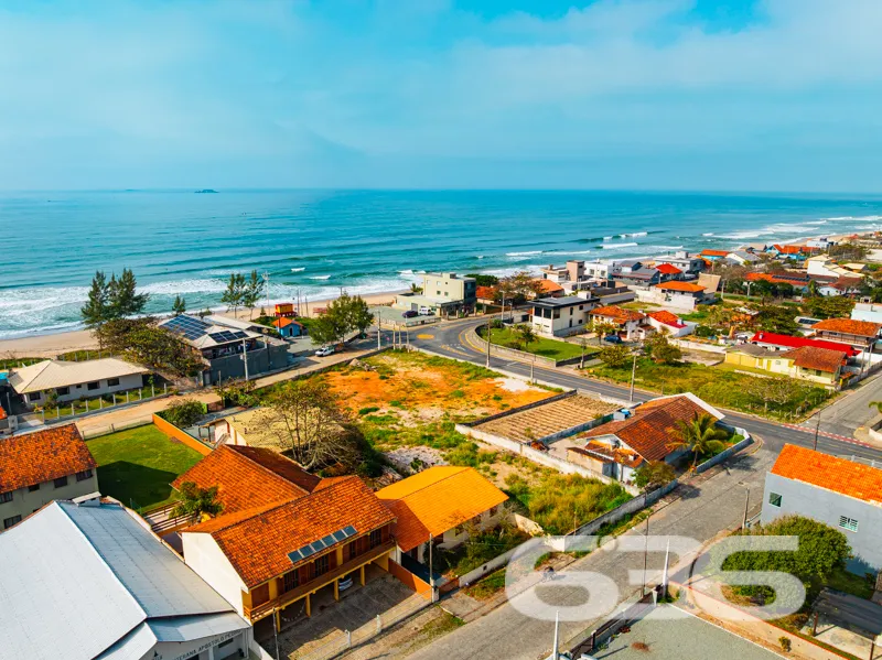 Descubra o encanto deste magnífico sobrado à venda