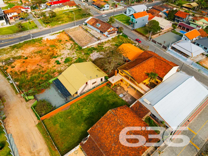 Descubra o encanto deste magnífico sobrado à venda
