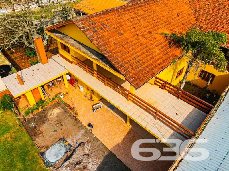 Descubra o encanto deste magnífico sobrado à venda