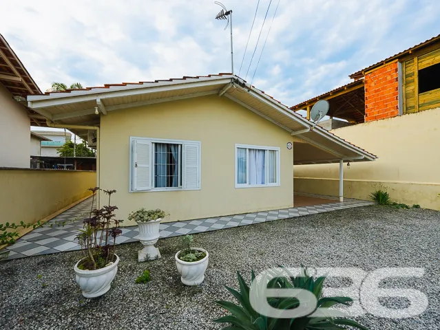 Excelente Casa Térrea à Venda em Balneário Barra d