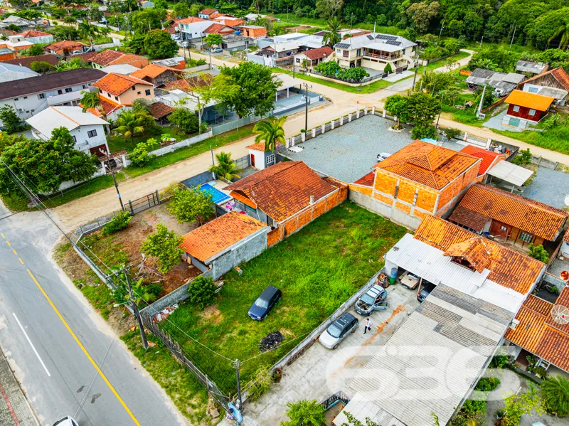Terreno com excelente localização no bairro Salina