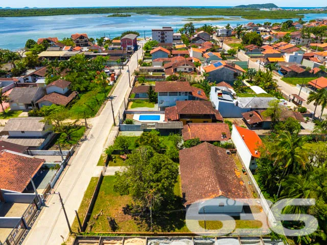 Descubra seu Refúgio na Beira da Lagoa: Casa Espaç