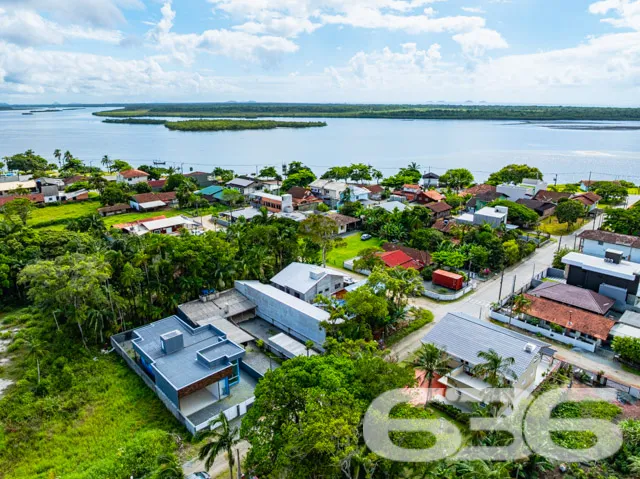 Residência de Alto Padrão em Balneário Barra do Su