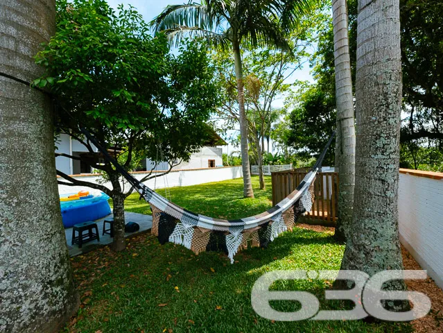 CASA COM 2 QUARTOS, FUNDOS PARA O RIO PEREQUÊ EM B