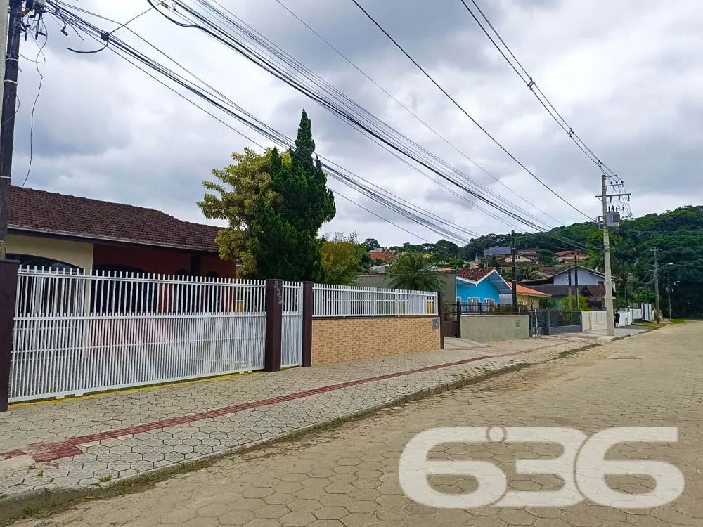 ???? ResidĂȘncia TĂ©rrea no Bairro Itaum, Joinville