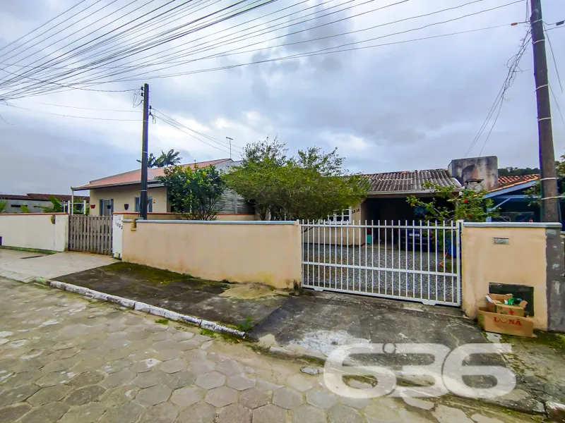 CASA COM POMAR NO BAIRRO COSTEIRA, BALNEÁRIO BARRA