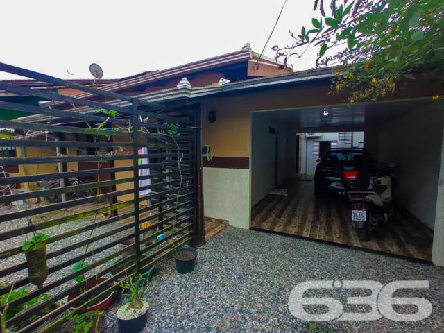 CASA COM 4 QUARTOS, SENDO SUÍTE, NO BAIRRO COSTEIR