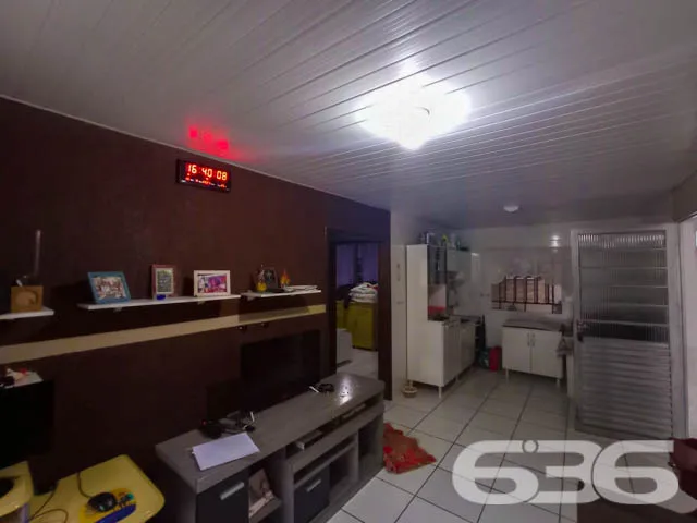 CASA COM 4 QUARTOS, SENDO SUÍTE, NO BAIRRO COSTEIR