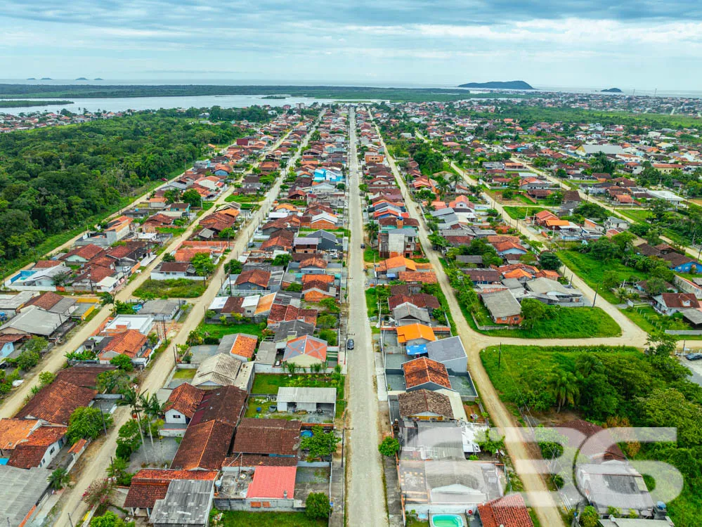 Descubra a Comodidade em Balneário Barra do Sul: C
