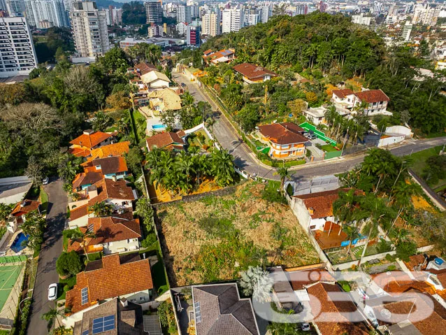 VEDE-SE LOTE NO BAIRRO ATIRADORES - ESTUDA PERMUTA