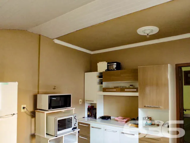 DUAS CASAS SOB UM MESMO TERRENO NO BAIRRO ANITA GA