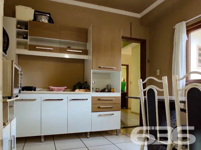 DUAS CASAS SOB UM MESMO TERRENO NO BAIRRO ANITA GA