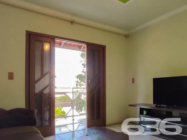 DUAS CASAS SOB UM MESMO TERRENO NO BAIRRO ANITA GA