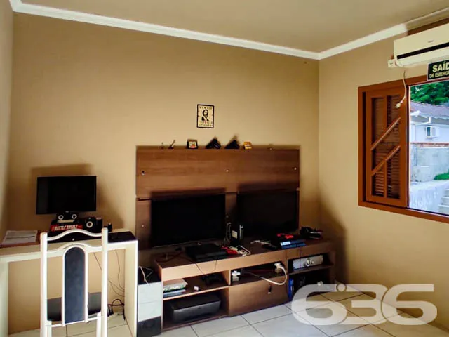 DUAS CASAS SOB UM MESMO TERRENO NO BAIRRO ANITA GA