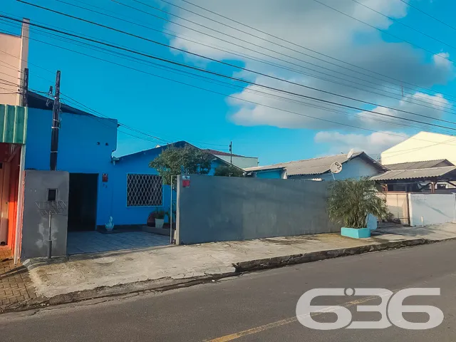 CASA COM 3 DORMITĂRIOS EM ĂTIMA LOCALIZAĂĂO NO BAI