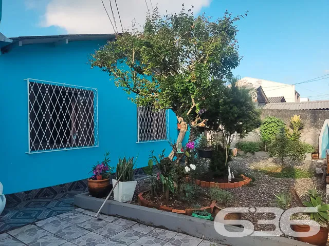 CASA COM 3 DORMITĂRIOS EM ĂTIMA LOCALIZAĂĂO NO BAI