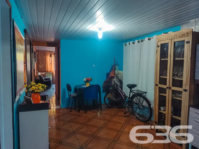 CASA COM 3 DORMITĂRIOS EM ĂTIMA LOCALIZAĂĂO NO BAI