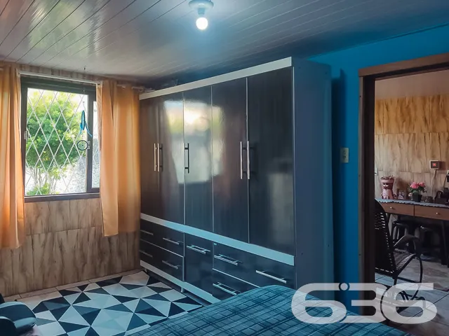 CASA COM 3 DORMITĂRIOS EM ĂTIMA LOCALIZAĂĂO NO BAI