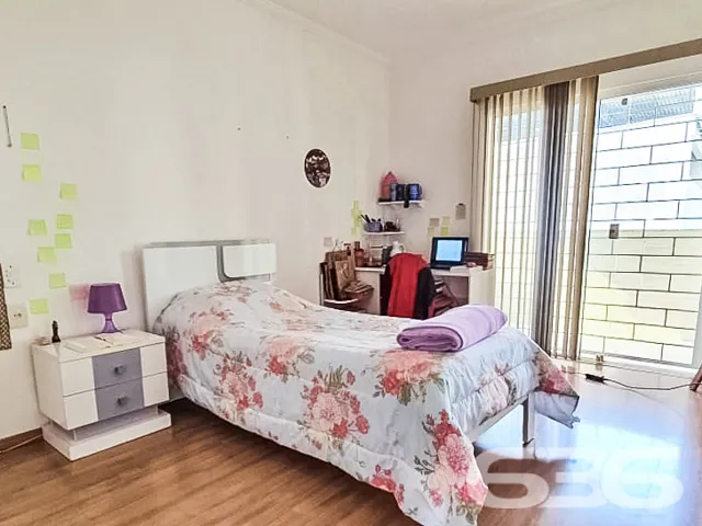 ESPLENDIDA RESIDĂNCIA NO BAIRRO ANITA GARIBALDI, J
