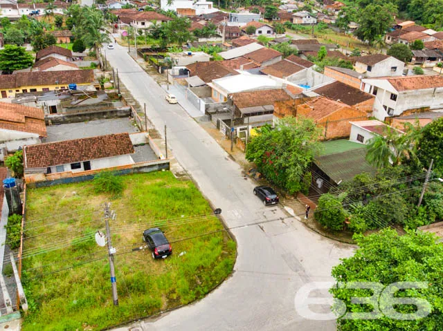 TERRENO DE ESQUINA, NO BAIRRO ITAUM, EM JOINVILLE 