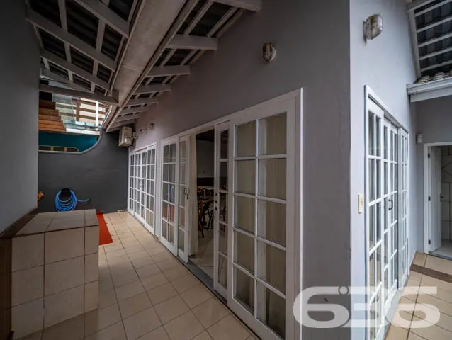 IMĂVEL COM 4 QUARTOS NO BAIRRO AVENTUREIRO - ESTUD
