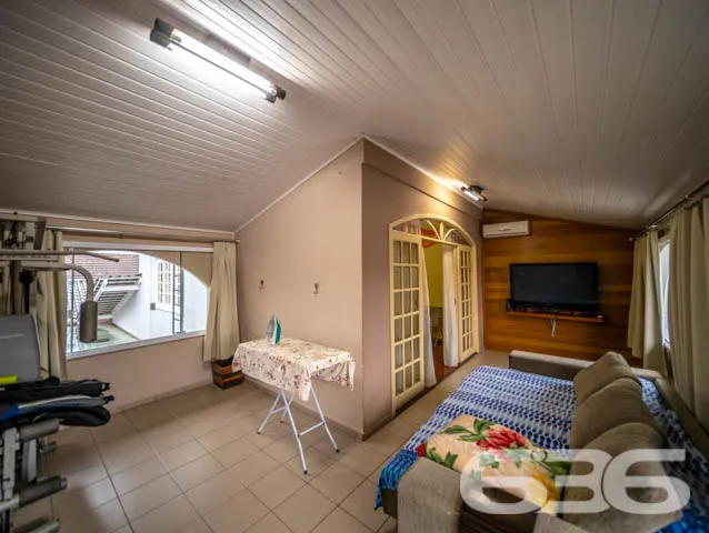 IMĂVEL COM 4 QUARTOS NO BAIRRO AVENTUREIRO - ESTUD