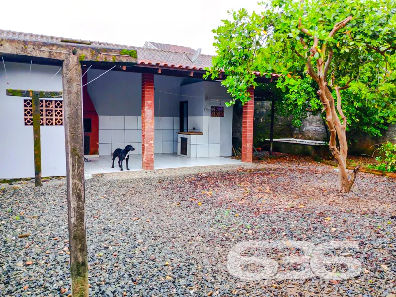 Oportunidade de casa térrea com amplo terreno no b