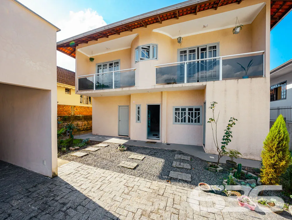 OPORTUNIDADE de locação e moradia no bairro Boa Vi