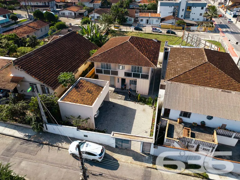 OPORTUNIDADE de locação e moradia no bairro Boa Vi