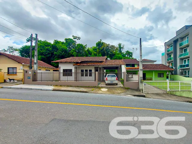 BAIRRO BOEHMERWALD â CASA COM SUĂTE + 2 QUARTOS E