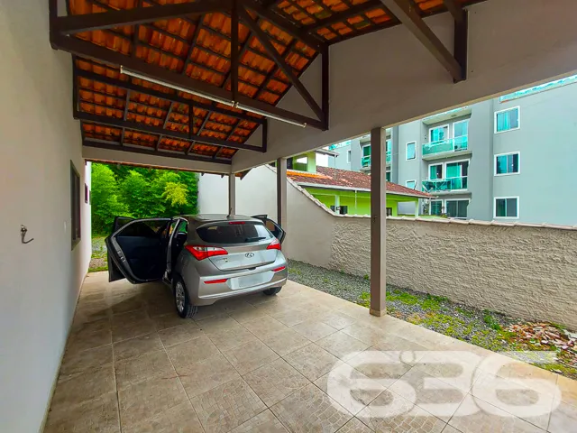 BAIRRO BOEHMERWALD â CASA COM SUĂTE + 2 QUARTOS E