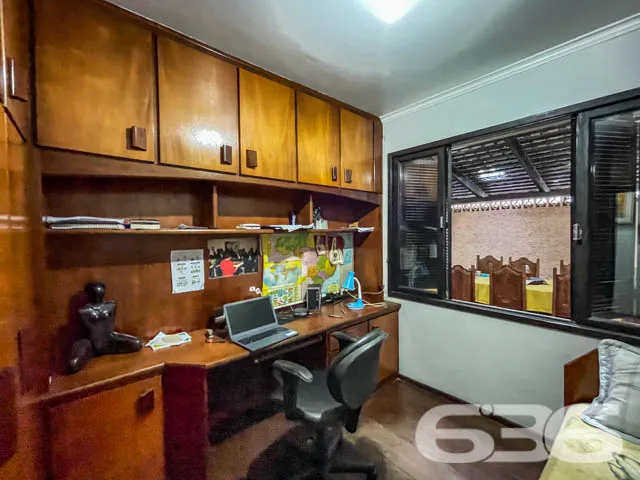 BELĂSSIMA CASA COM ĂREA DE LAZER NO BAIRRO BOM RE