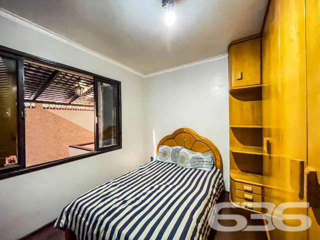 BELĂSSIMA CASA COM ĂREA DE LAZER NO BAIRRO BOM RE