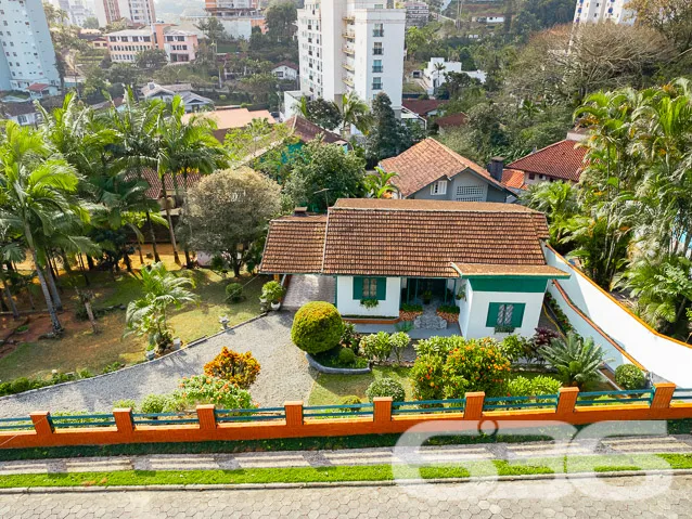 IMÓVEL COM POTENCIAL ÚNICO NO CORAÇÃO DO BAIRRO AT