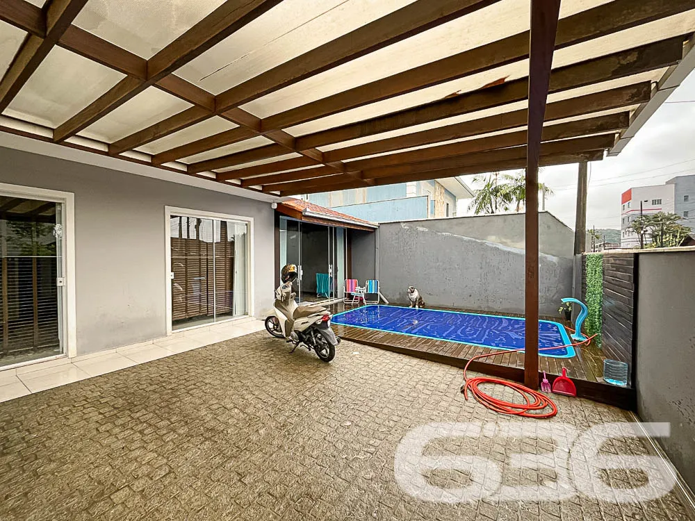 Geminado Aconchegante com Área de Lazer e Piscina 