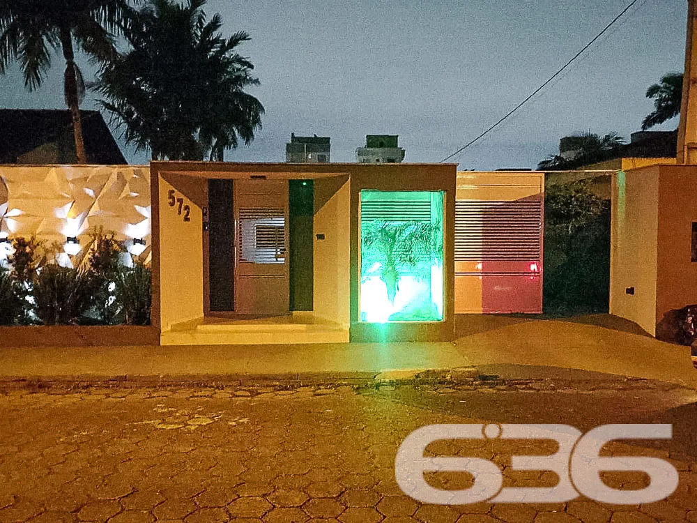 Residência de Alto Padrão no Bairro Costa e Silva,