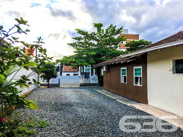 OPORTUNIDADE DE TERRENO À VENDA NO BAIRRO COSTA E