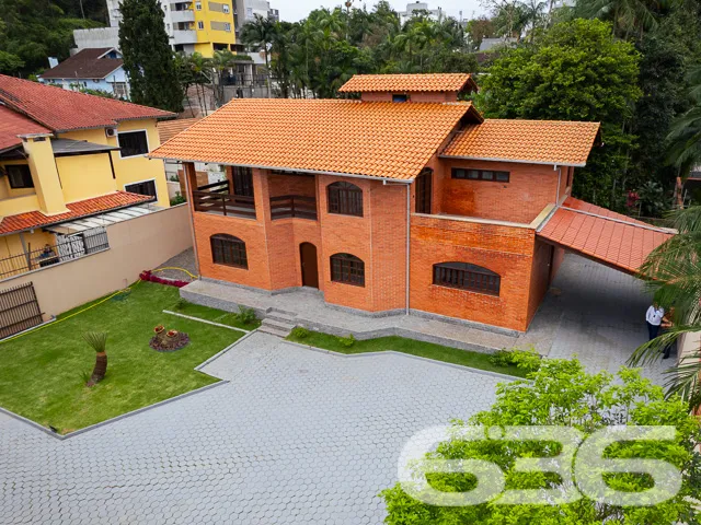 SONHE GRANDE NO BAIRRO ANITA GARIBALDI: CASA ESTIL