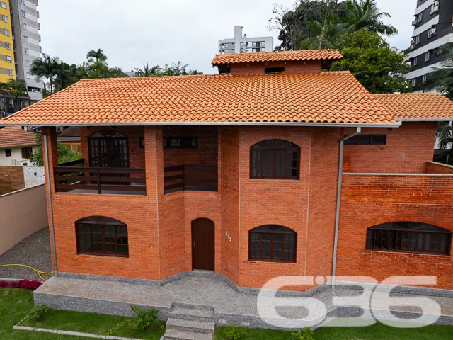 SONHE GRANDE NO BAIRRO ANITA GARIBALDI: CASA ESTIL