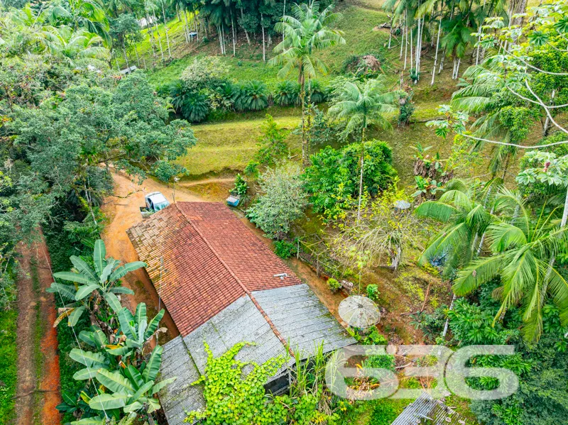 Amplo terreno com mais de 5.000 mÂČ em Joinville: l